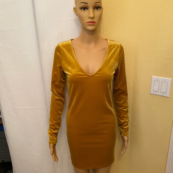 NWT Gold long sleeve suede dress - Picture 2 of 6